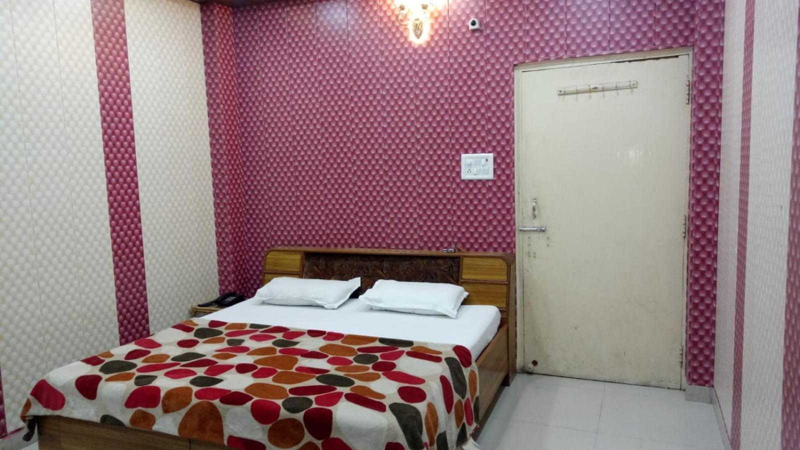 Hotel Shiv Ganga Рішикеш Екстер'єр фото